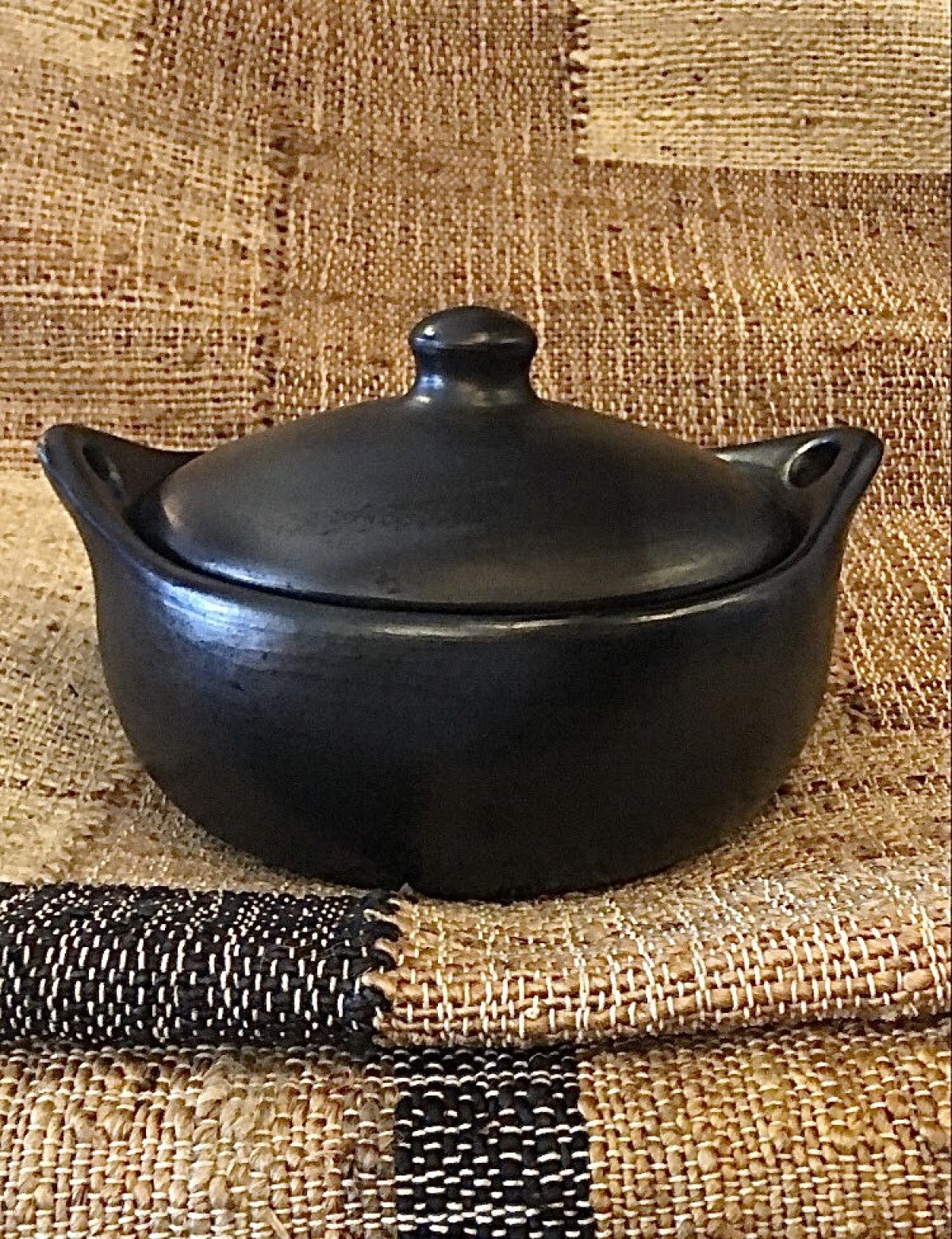 Cocotte Black Potery